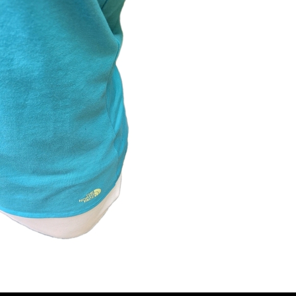 The North Face Tank Top Turquoise Sleeveless Lightweight V Neck Women's Size L - Picture 3 of 4